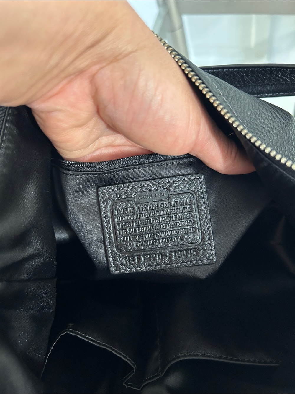 Coach Vintage Black Pebbled Leather Shoulder Bag with Turn-Lock Pocket - Picture 11 of 12